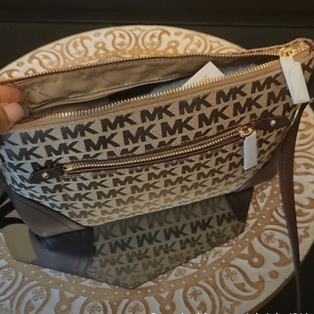 Michael Kors| Fallon MK Signature Monogram Jacquard MD Messenger Bag NWT - Picture 10 of 10